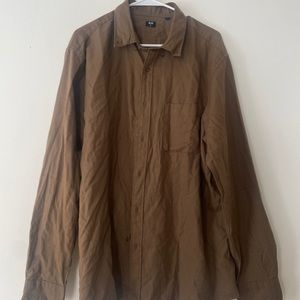 Uniqlo button down shirt size XL, worn once